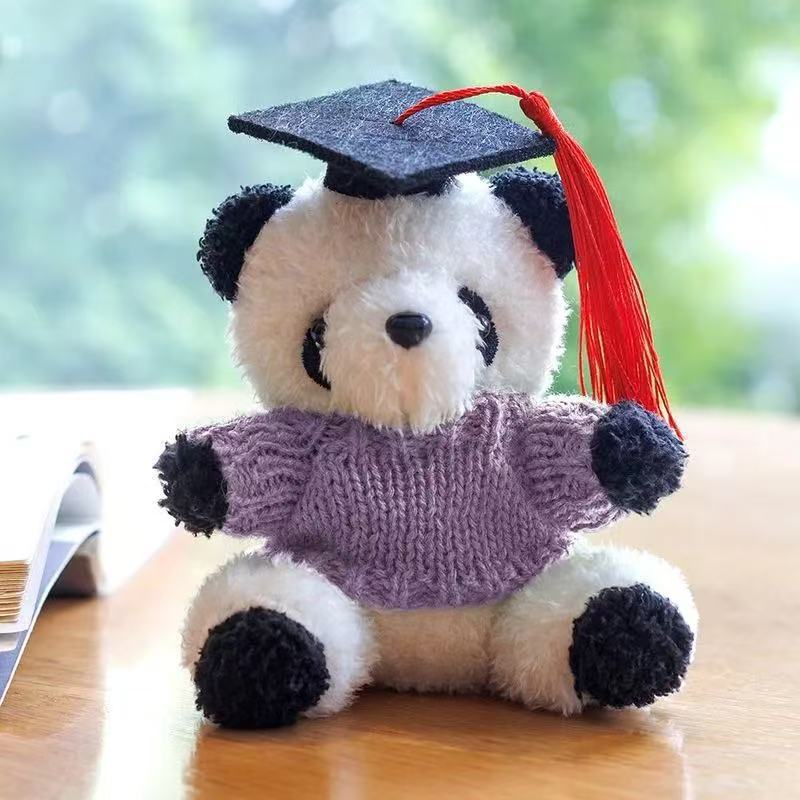 Cute panda gigante muñeca colgante logotipo impreso regalo de graduación sombrero médico panda muñeca evento regalo de promoción
