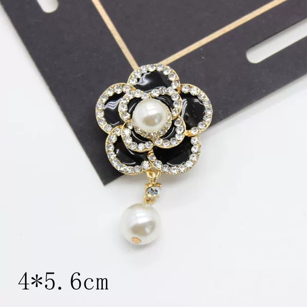 Camellia hanging pearls black