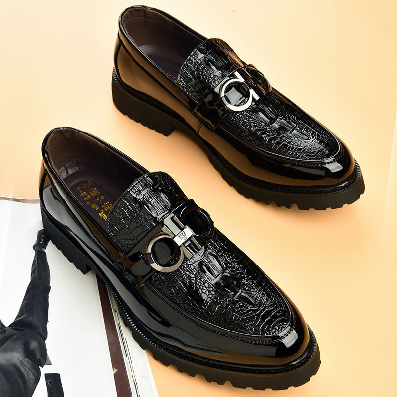 특허 가죽 신발 남자 밝은 가죽 올매치 캐주얼 비즈니스 두꺼운 밑창 남자 하이 엔드 슬립 온 DOUDOU LOAFERS 남자 여름