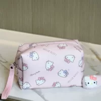 Косметичка (Hello Kitty) ручная с ремешком, розовая фуксия, 18×11×8,5 см