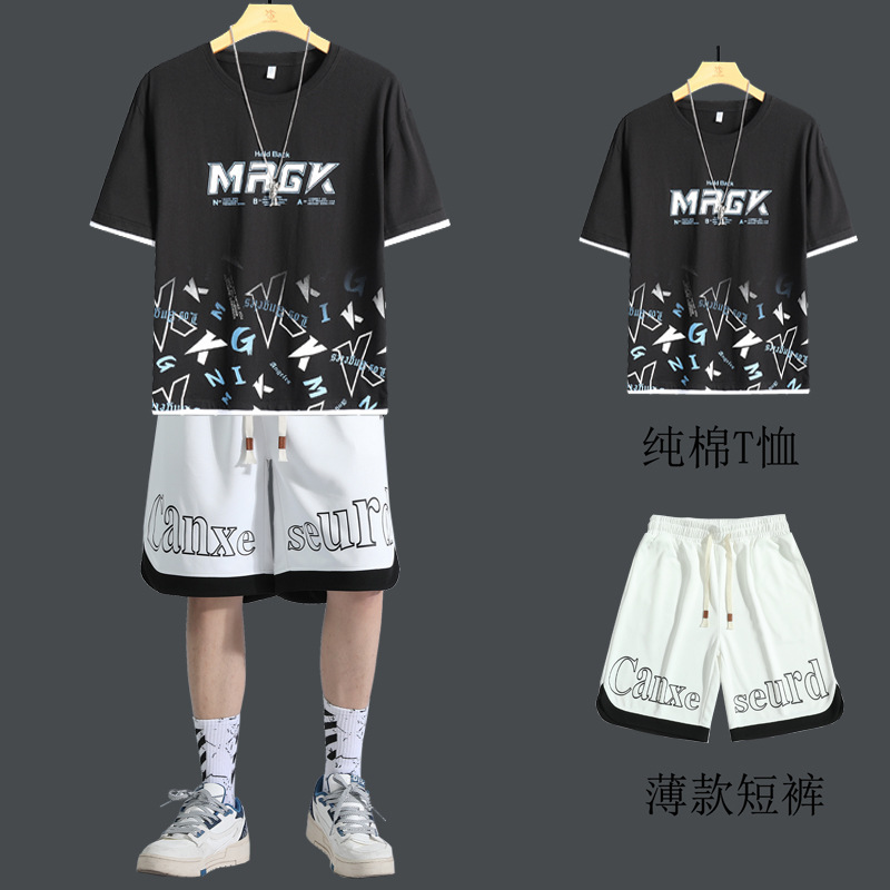 Una pieza de traje de camiseta de manga corta de algodón de verano, pantalones cortos de manga corta de tendencia juvenil para hombres, traje deportivo a juego