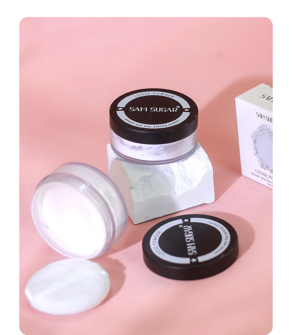 SAM SUGAR's setting loose powder is not prone to smudge and loose powder undefined