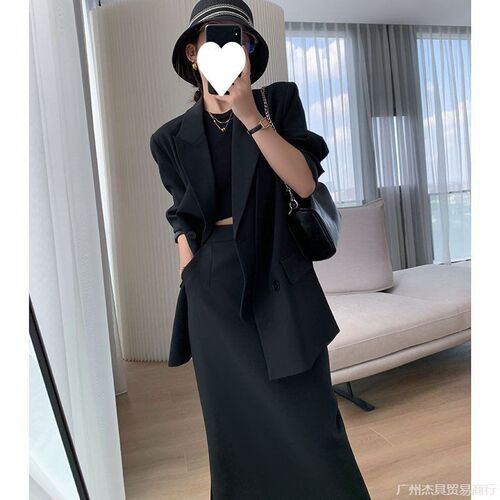 Women's Korean-style elegant, flowy, wrinkle-resistant sheath skirt suit with blazer for early autumn