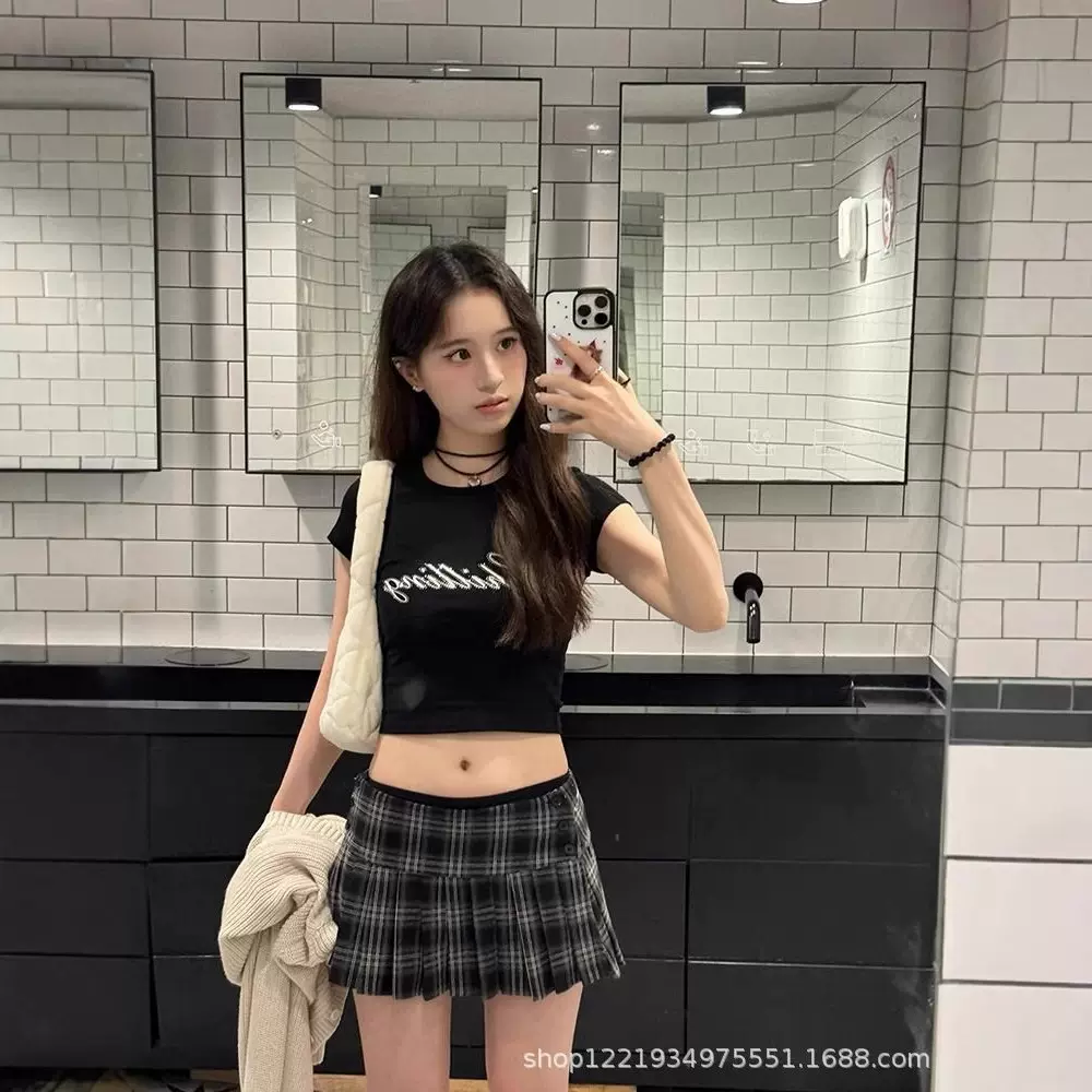 侧边扣复古格纹百褶裙女春秋新款学院辣妹美式格子短裙半身裙