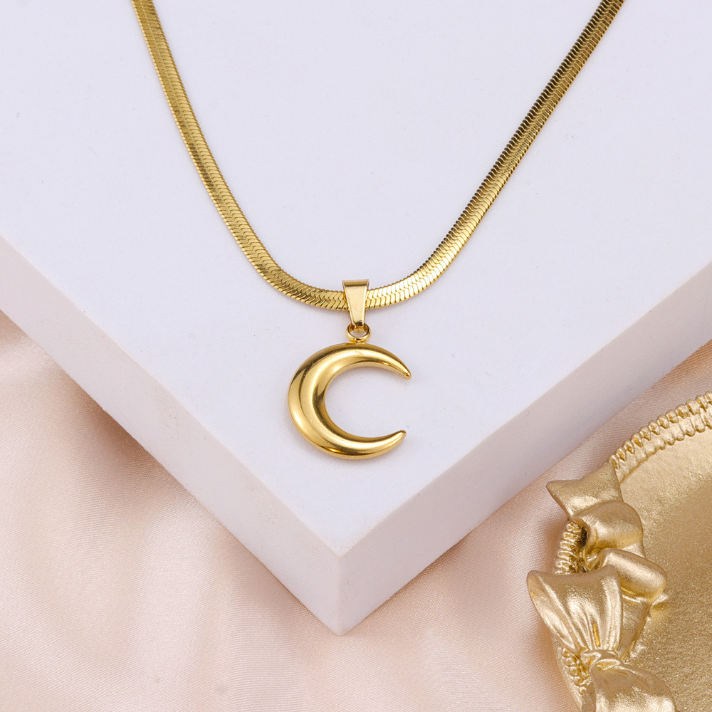 Simple Style Moon Stainless Steel Titanium Steel Pendant Necklace 1 Piece display picture 5