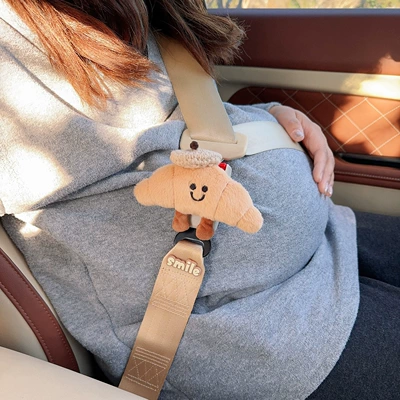 driving in the late stages of pregnancy, Car seat belt