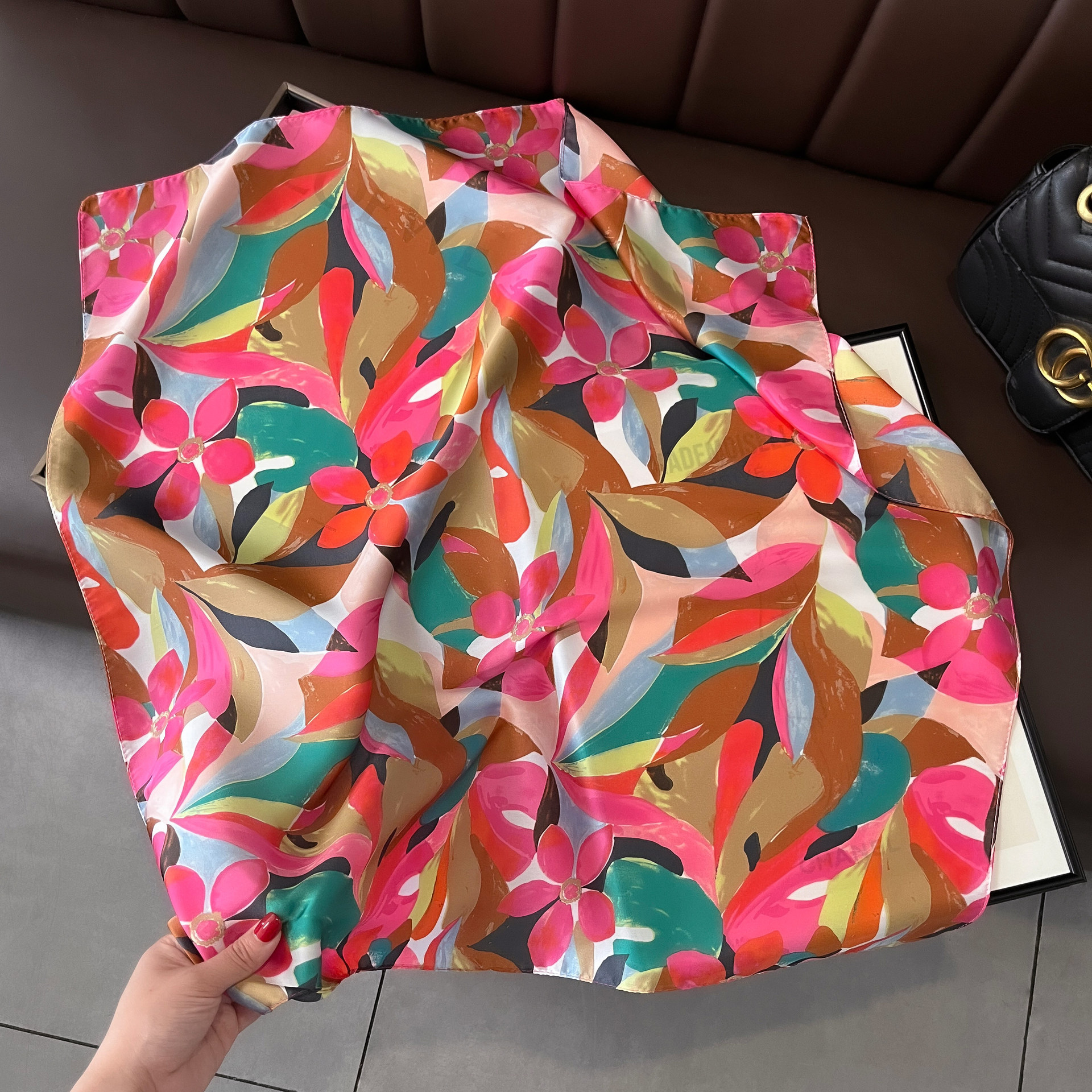 Small Square Scarf Floral Printed Versatile Neck Scarf For Women_voghion.com