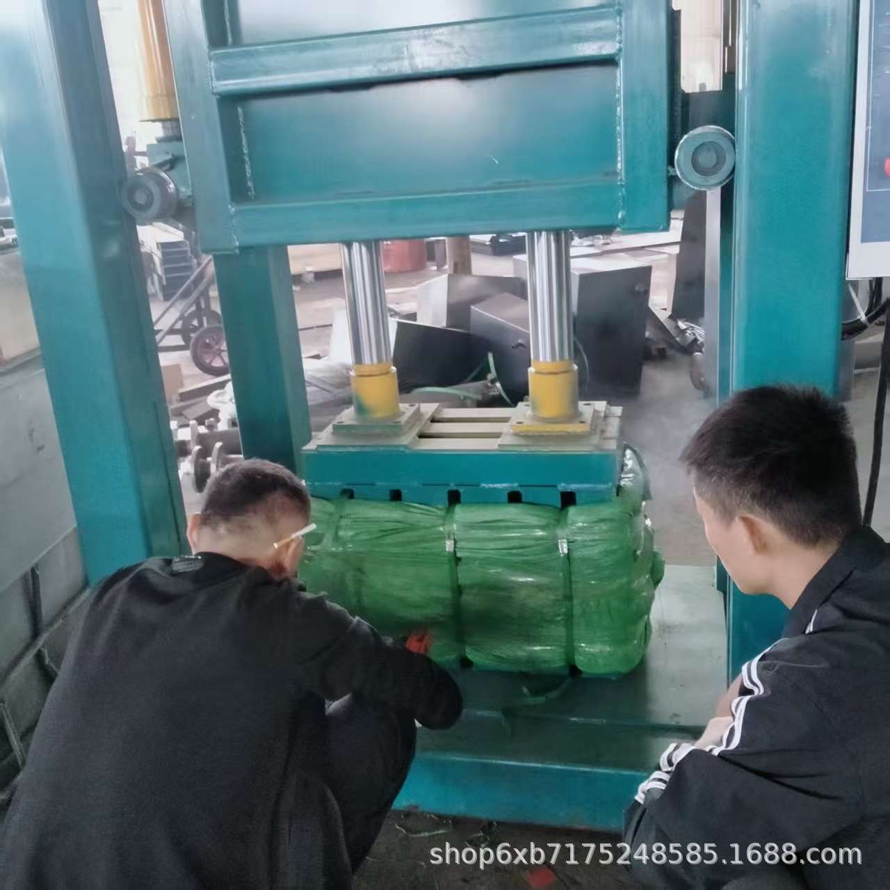提箱式服装打包机出口非洲棉纺物料毛毯毛毡井字包压缩打包机厂家