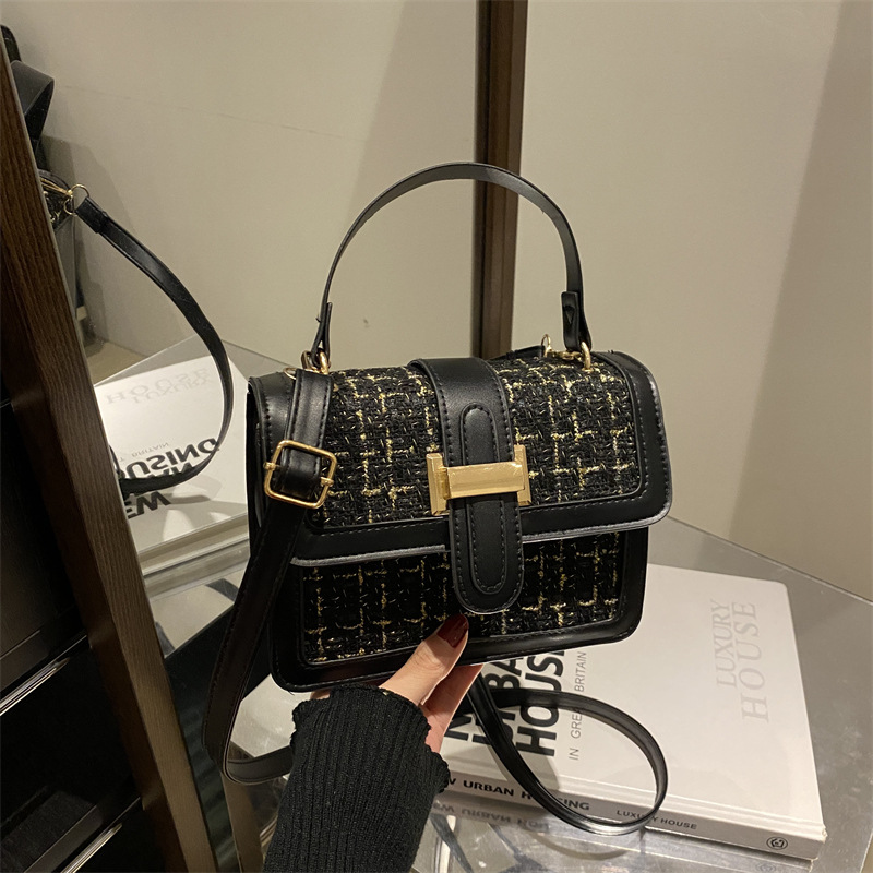 Bagos de tejido de viento fragrante 2024 nuevo bolso de invierno para mujeres versátil bolso de mochila nicho temperamento femenino