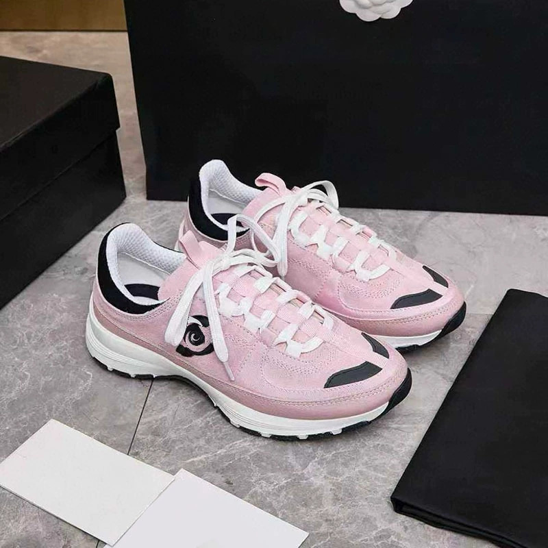 New in stock: trendy, height-increasing sneakers in a Chanel-inspired style, available in a couple's set, featuring a color-blocked design, genuine leather, breathable material, and a new panda color scheme, resembling chunky dad shoes