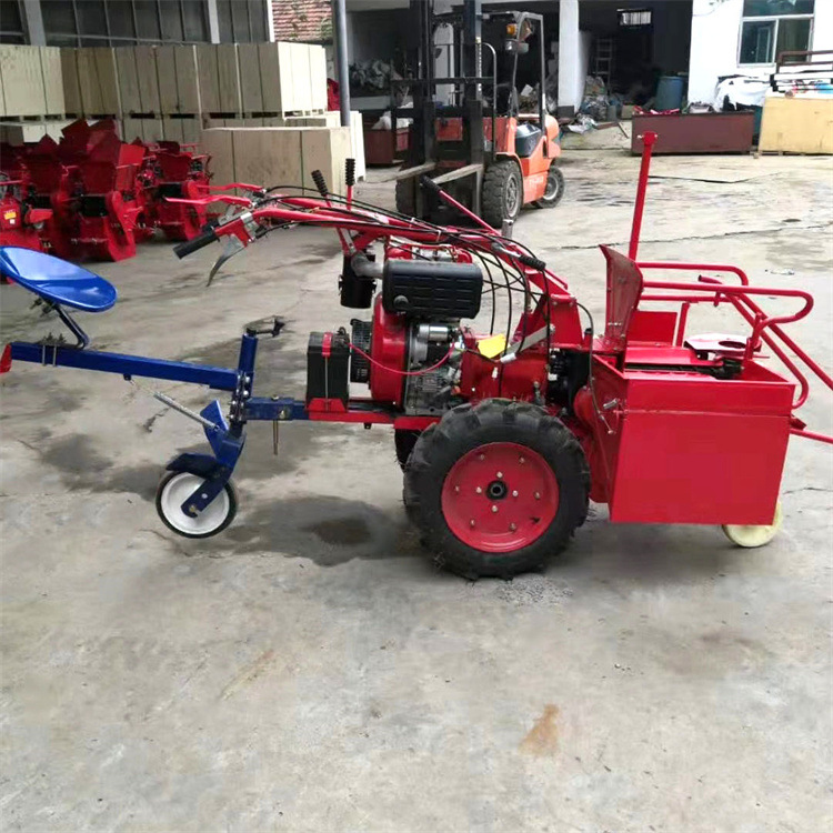 玉米收獲機(jī) (7).jpg