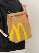 麦当劳纸袋背包小众设计2023休闲上课通勤尼龙男女大容量双肩包包