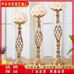 結婚祝いの道具の新型の麻花の燭台のテーブルの花の器のヨーロッパ式の金色の電気めっきの置物のt台の路引の装飾