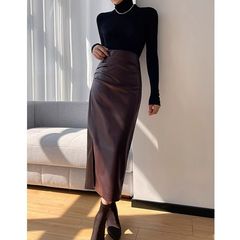 秋冬设计感褶皱PU皮裙女2025新款御姐半身裙高腰显瘦中长款包臀裙