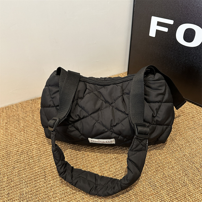 Bolso de algodón Lingge de invierno nuevo bolso de mensajero de hombro de mujer de hilo de bordar casual simple de moda bolso de alta capacidad