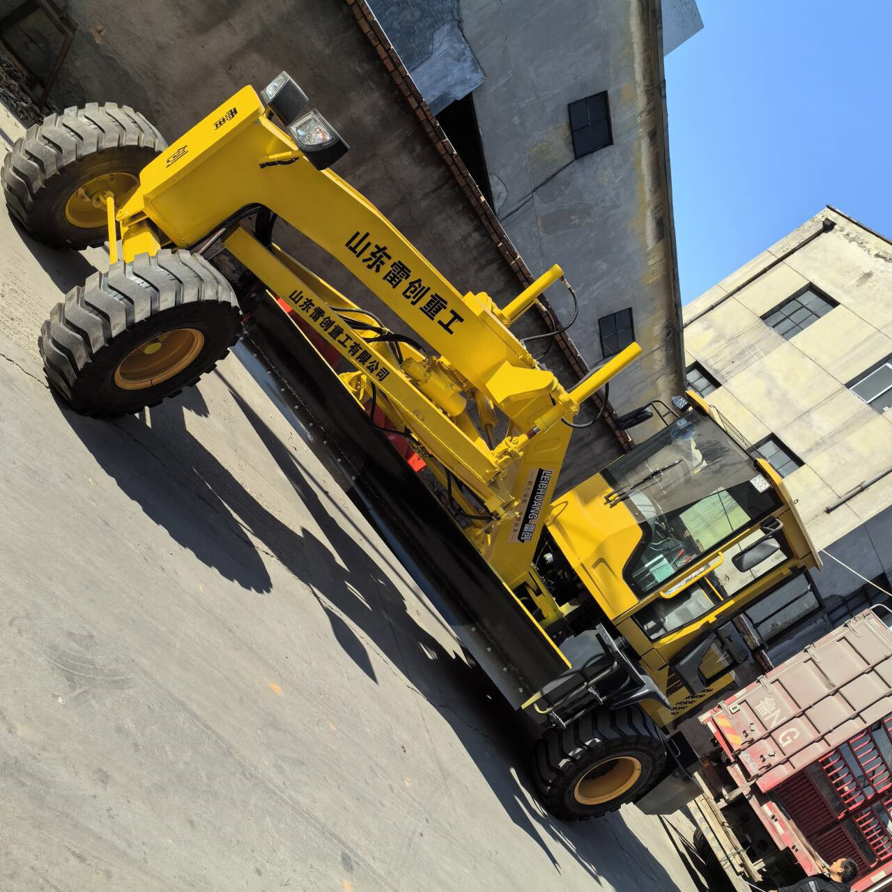 工程修路用整平机 操作简单 雷亿重工装载式平地机