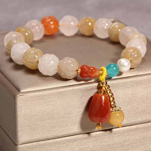 Golden-thread jade pendant bracelet with yellow agate crystal beads—unique design, trendy accessory for students and besties.