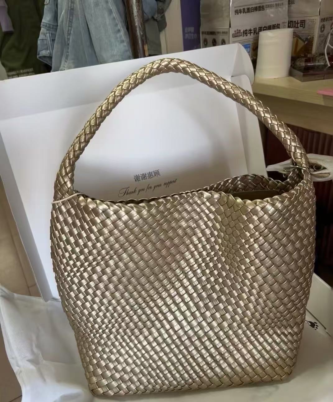 2024新型高級感手編みバッグ大容量シングル肩トートバッグ腋の下バッグバケツバッグ母バッグ潮