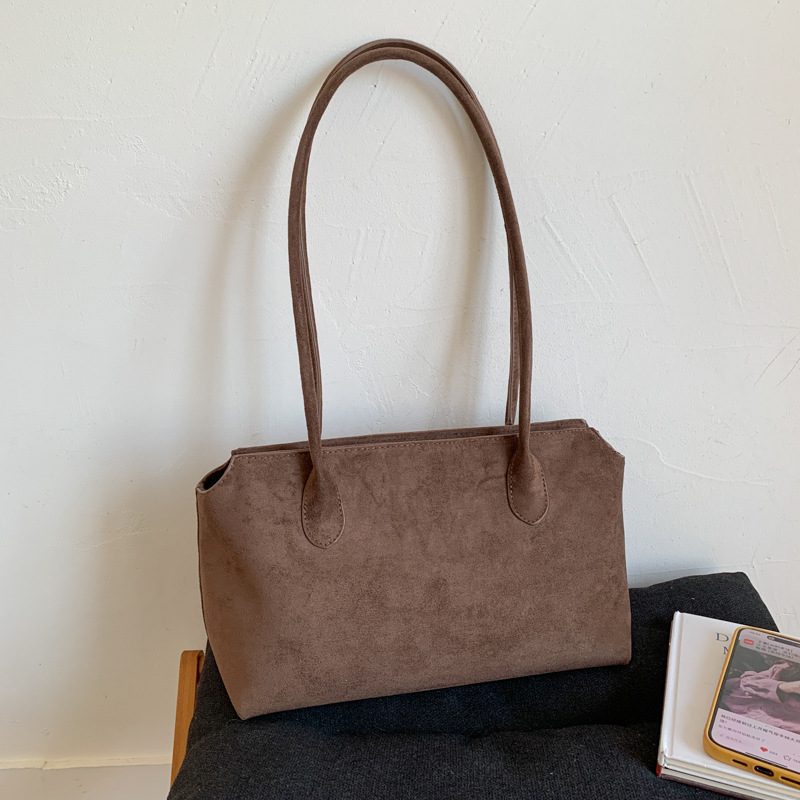 Bolsa de cuero de seda retro, bolso inferior para mujeres, otoño y invierno 2025, nuevo estilo de alta calidad, bolso de mano, bolso de hombro para viajes