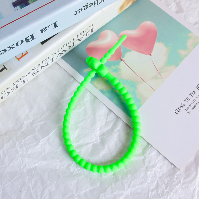 25cm colorido pequeña flor de silicona cuerda DIY joyería llavero accesorios auto-bloqueo cordón Correa cordón corbata