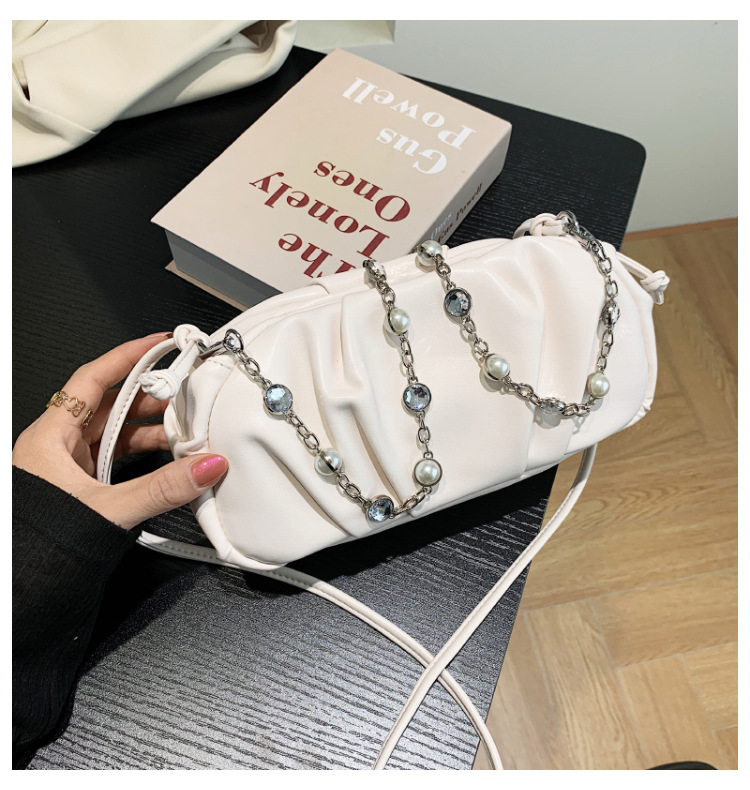 Wholesale Soft Pu Fold Pearl Chain Single Shoulder Handbag Nihaojewelry display picture 46