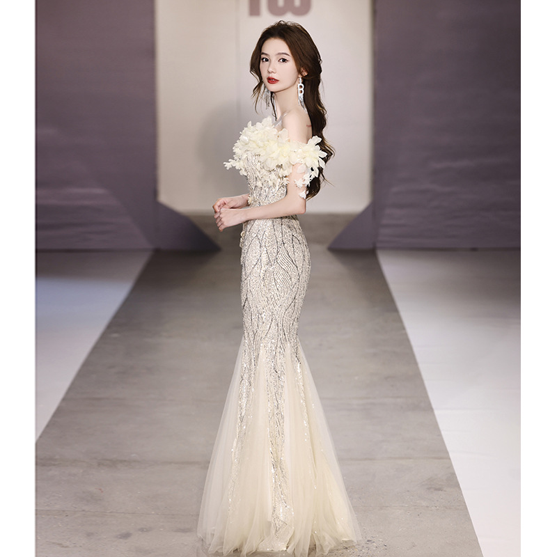 Vestido de noche sirena 2025, hombros descubiertos, alta gama, lujo ligero, nicho, personalizado, de alta clase, para anfitriona, con lentejuelas, para reunión anual, cena, fiesta, brillante
