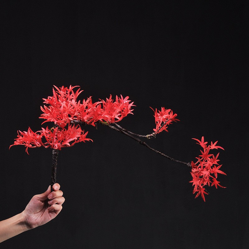 큰 죽은 가지-레드 메이플 리프 (접힌)