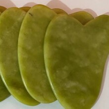 ��Ȼ��ʯ��������� ��ʯ����Ƭ��Ĵָ�����Ę���沿�����