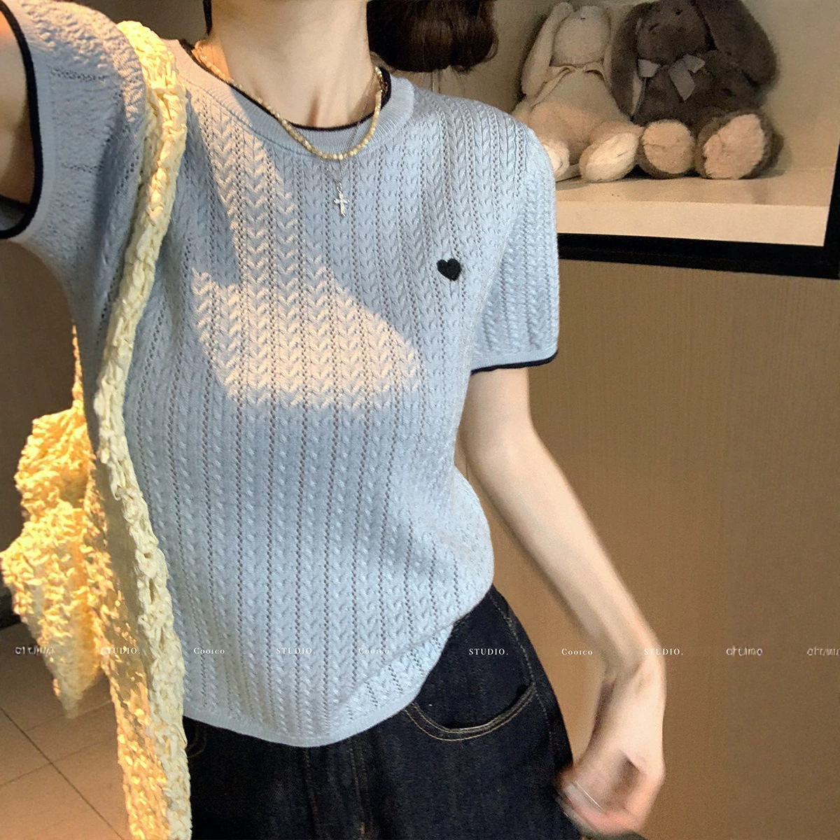 Áo thun nữ cổ tròn tay ngắn dệt kim nhẹ họa tiết trái tim — Màu xám (tặng bảo hiểm vận chuyển) chi tiết 2