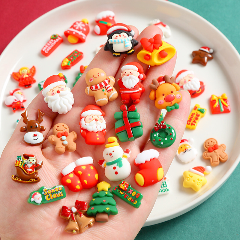 Cartoon Christmas accessories, resin components, handmade DIY decorations, cream glue phone cases, hair clips, Christmas fridge magnets