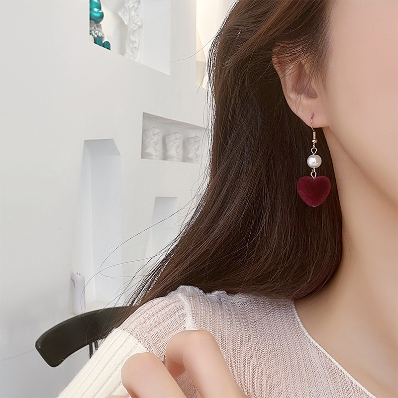 8g Weight 1 Pair Retro Heart Shape Plating Alloy Drop Earrings