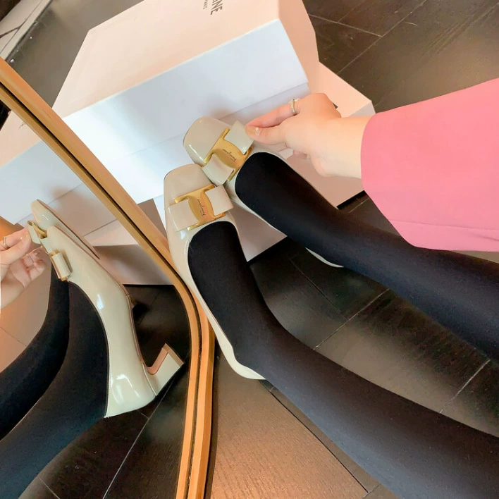 Туфли с бантом Puss Bear Home в стиле ретро, женские новые французские кожаные туфли на среднем каблуке с квадратной головкой и краской Bull 2023 года