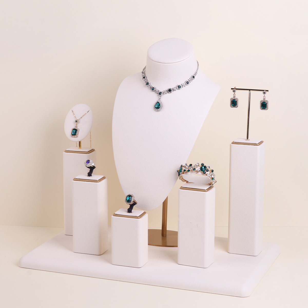 ��Ʒչʾ���װ׳����鱦���е�������������չʾ�ֱ��������ɼ�