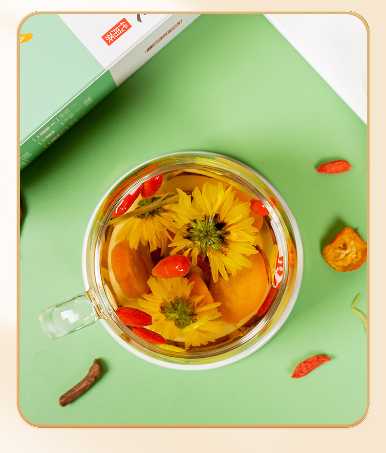 Jin Yin Qi Ju Tea 100g Honeysuckle Goji Chrysanthemum Blend Herbal Tea Gift Box in use