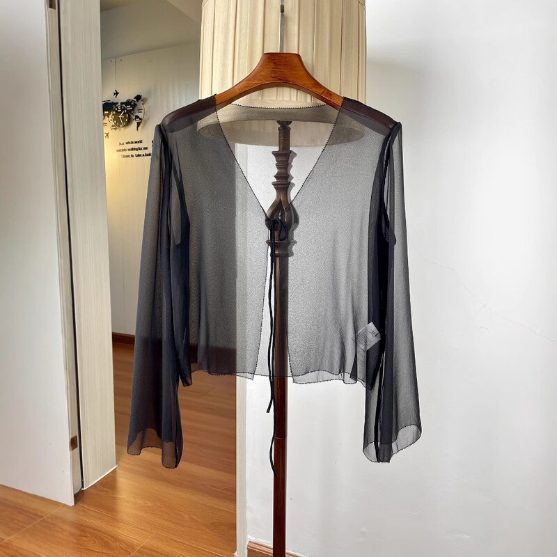 Tulle Silk Mulberry Silk Sun Protection Cardigan for Women's Summer Ultra-Thin Style with Gentle Elegant and Bell-Sleeved Top