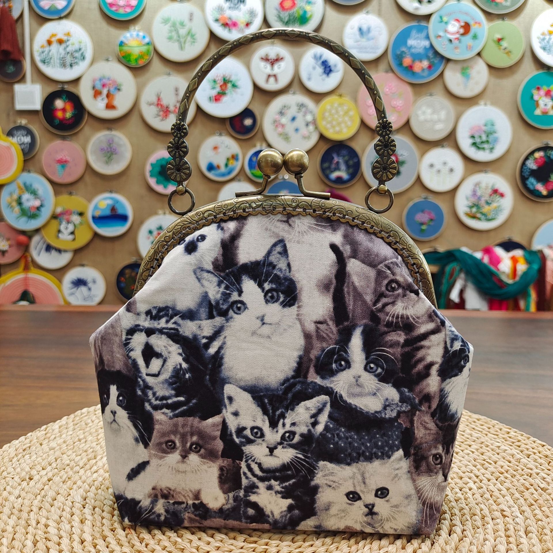 Nuevo estilo creativo hecho a mano diy billetera boca bolsa de oro bolsa de almacenamiento de material auto-bordado bolsa de patchwork bolsa de mensajero