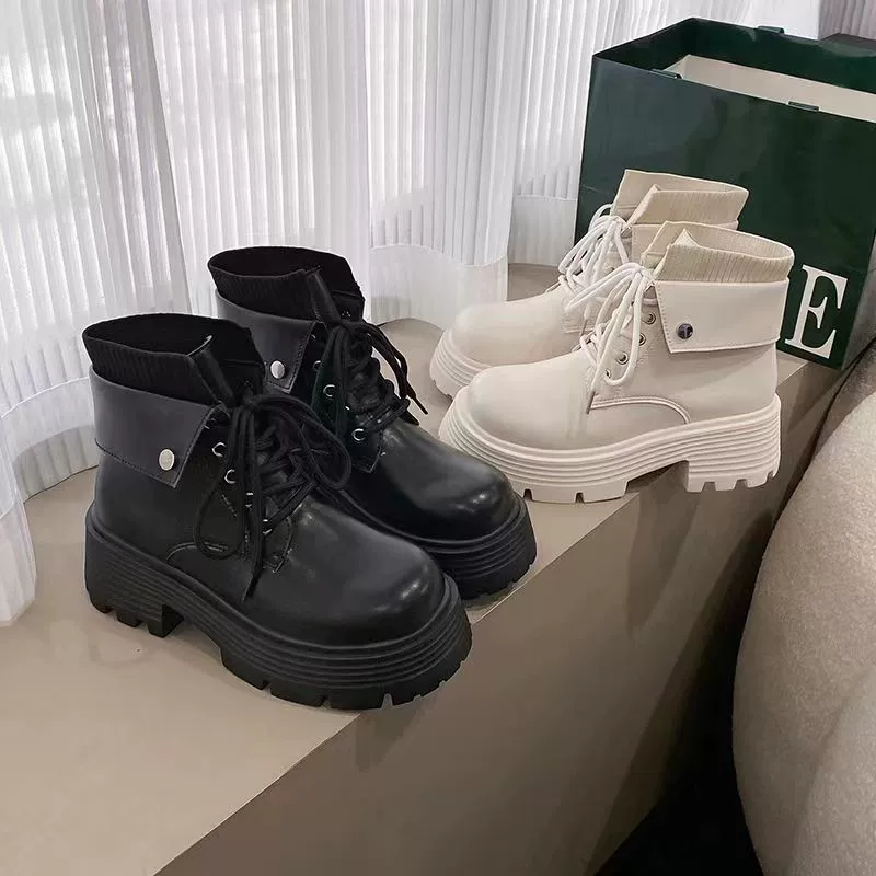 Martens, demi-season low boots platform