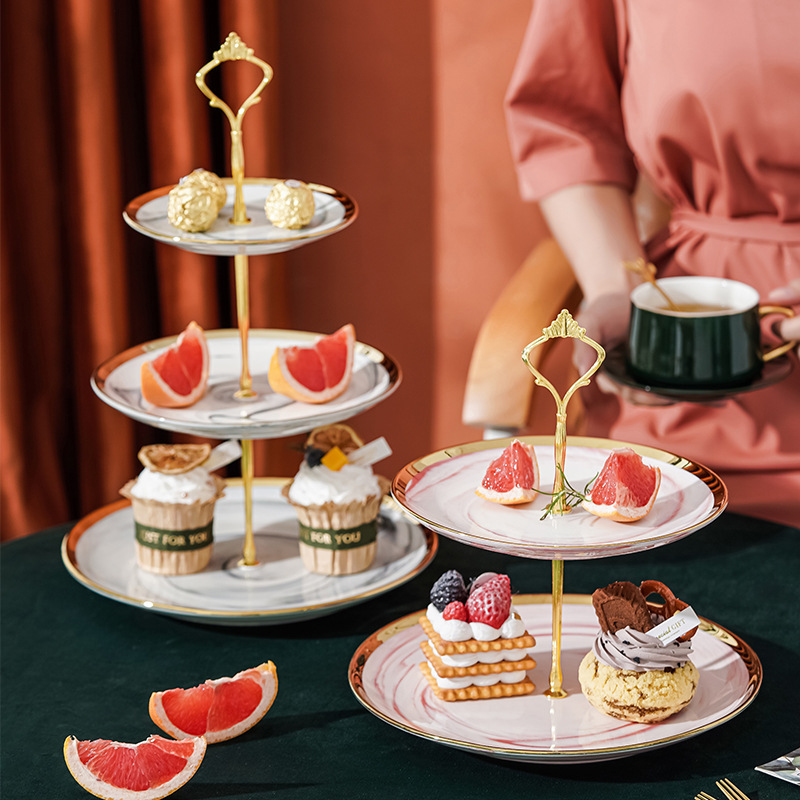 Estilo europeo de tres capas de cerámica marmolado plato de fruta té de la tarde ins estilo pastel banquete de boda bandeja de postre
