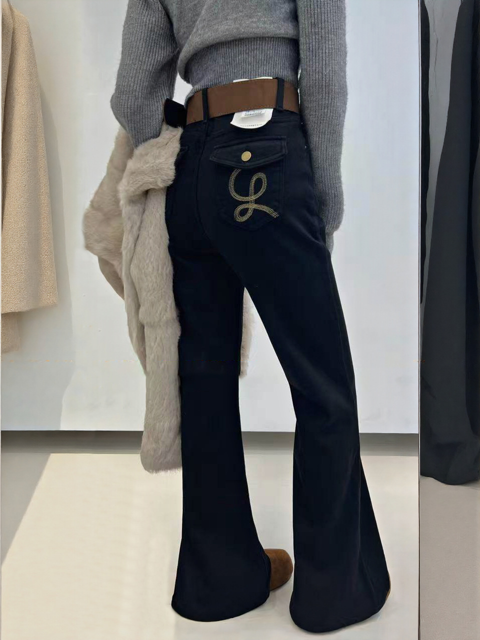 Women's High-rise White Embroidered Flared Jeans Boho Style Spring_voghion.com