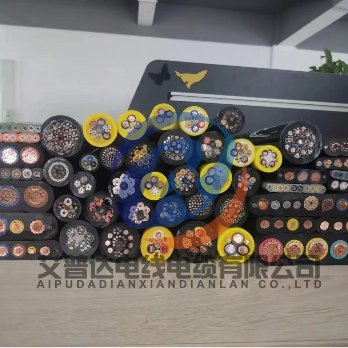 聚氨酯带钢丝电缆圆形设计扁形设计单芯电缆线多种规格随意挑选