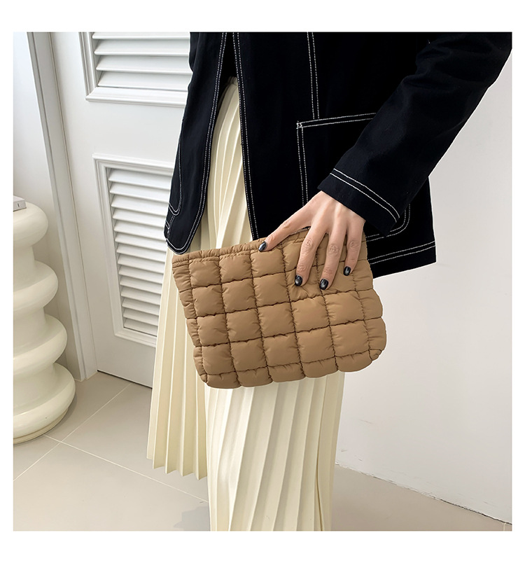 175g Weight Synthetic Leather Lining Material Magnetic Buckle Closure Type / Strap Type Clutch Bag Bags Type Holiday, Travel Occasion Cotton Material Lattice, Solid Color Pattern All Seasons Season Women's Gender Basic, Classic Style Style Medium Size Basic Classic Style Lattice Solid Color Cotton Makeup Bags 6