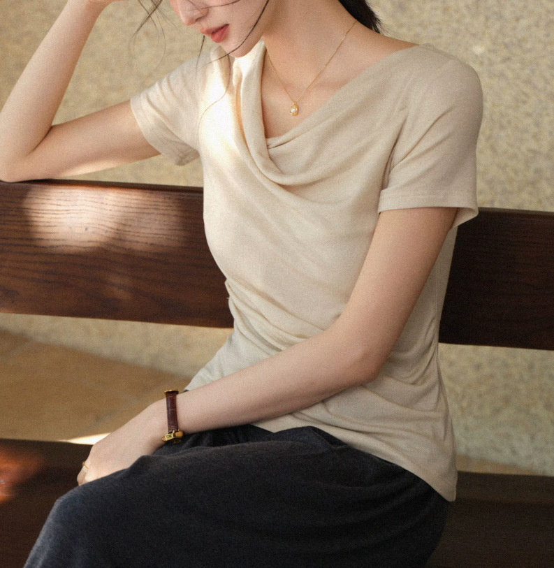 Áo thun nữ cổ tròn tay ngắn phom slim chất len Tencel vintage — Vàng yến mạch chi tiết 6