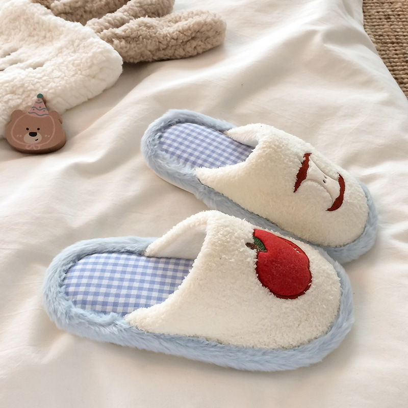 Zapatillas de algodón de invierno lindas manzana roja de niña corazón simple zapatos de lana casero suelo antideslizante zapatos al por mayor