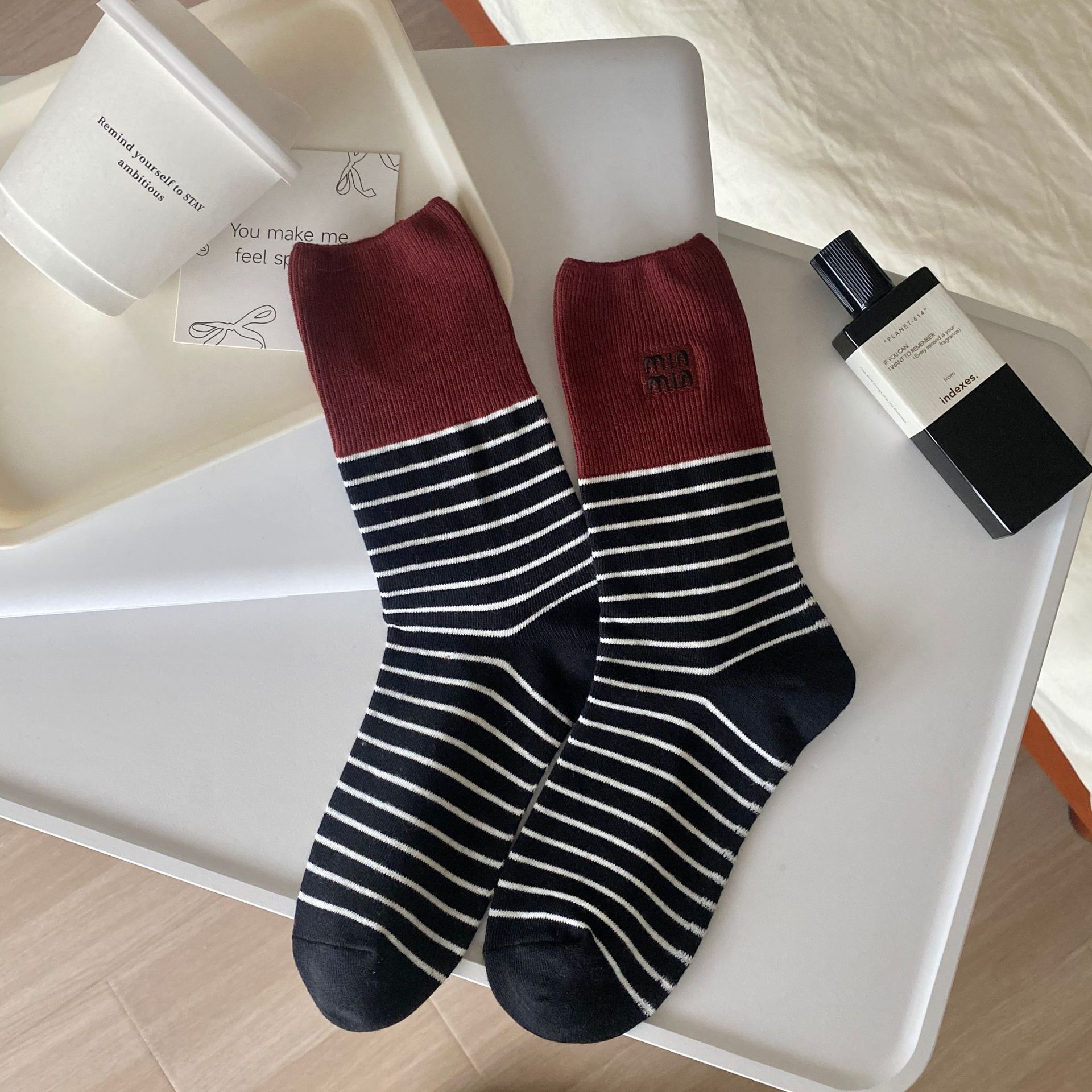 Luokou 진한 빨간색과 검은색 줄무늬