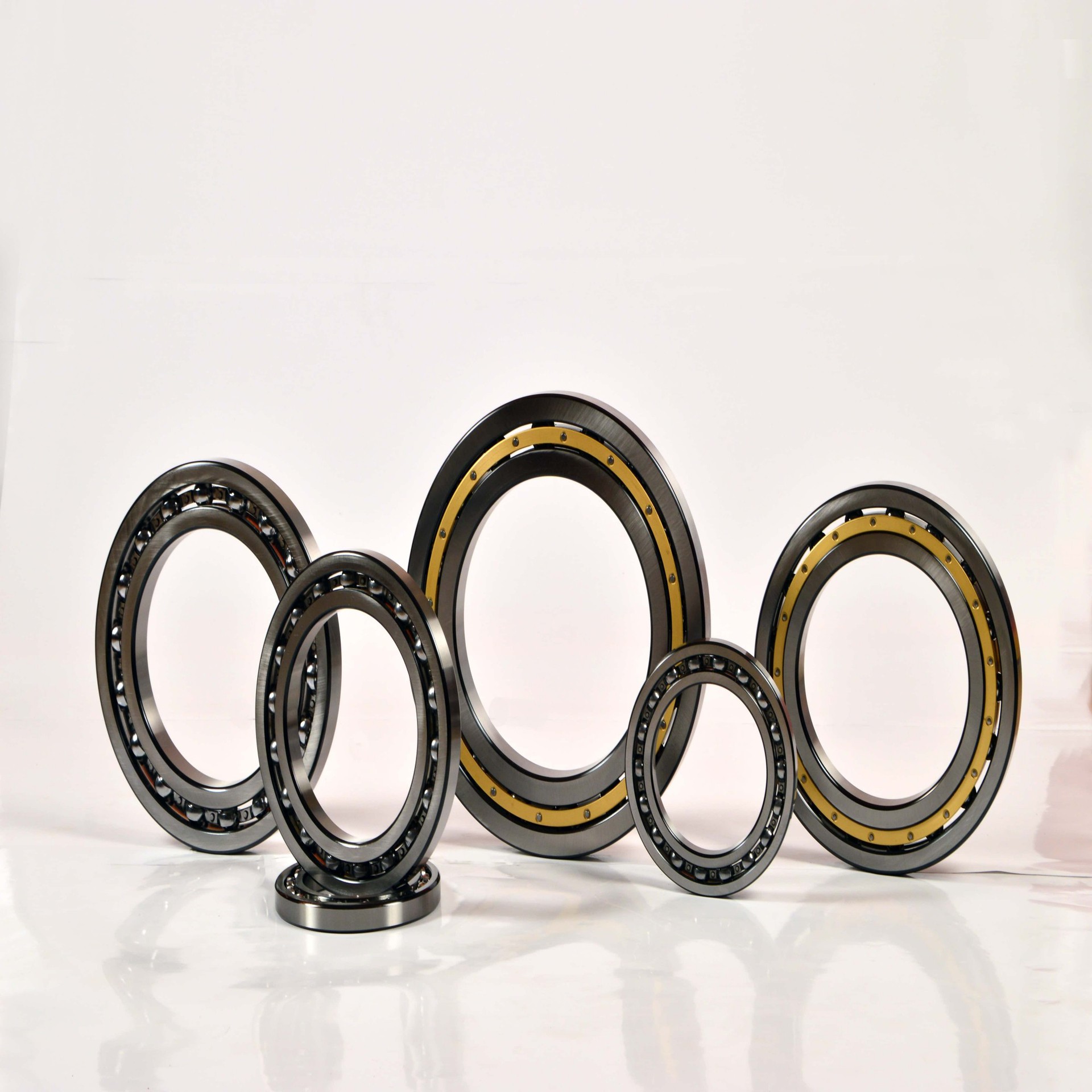 BOT   厂家直销 进口工艺 山东品牌P5P6级深沟球轴承61896M