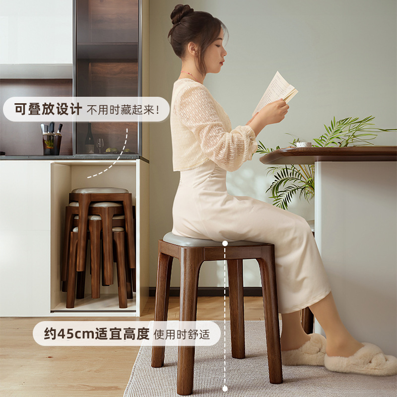 Taburetes de madera sólida, taburetes de paquete suave apilables para el hogar, taburetes de madera de tronco para la sala de estar sencilla y moderna.