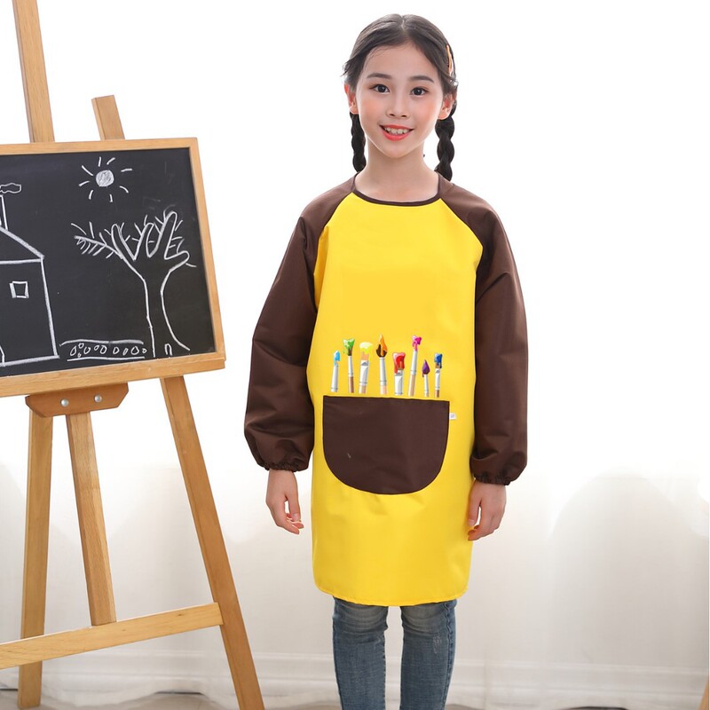 子供の防水汚れ防止赤ちゃんの食事をします。|undefined
