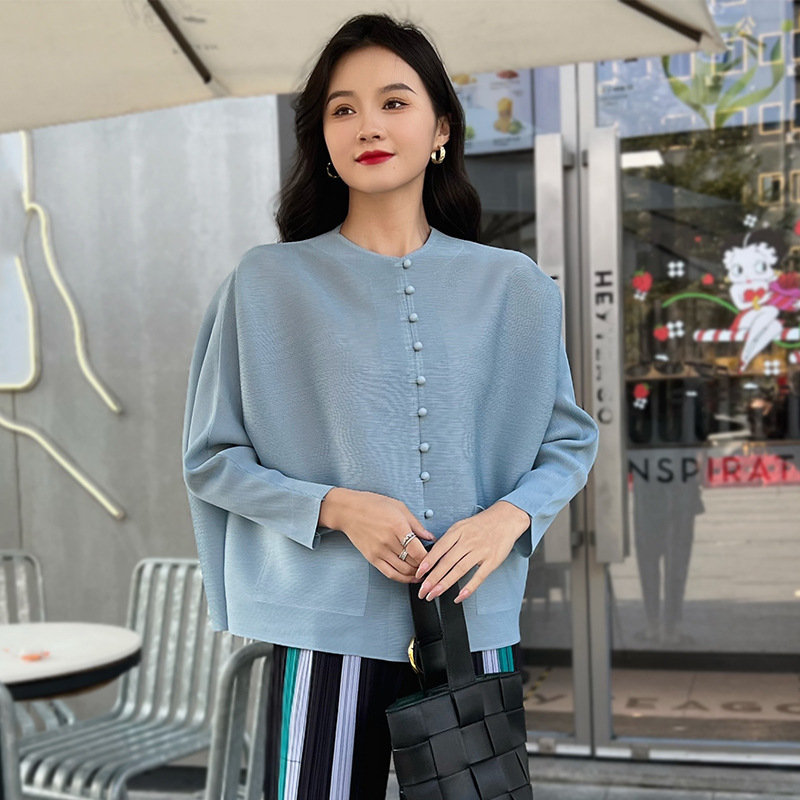 in stock Pleated Women's Super Elastic Top Cardigan 13 Buttons Loose plus size Comfortable Pleated Women's Classic Jacket