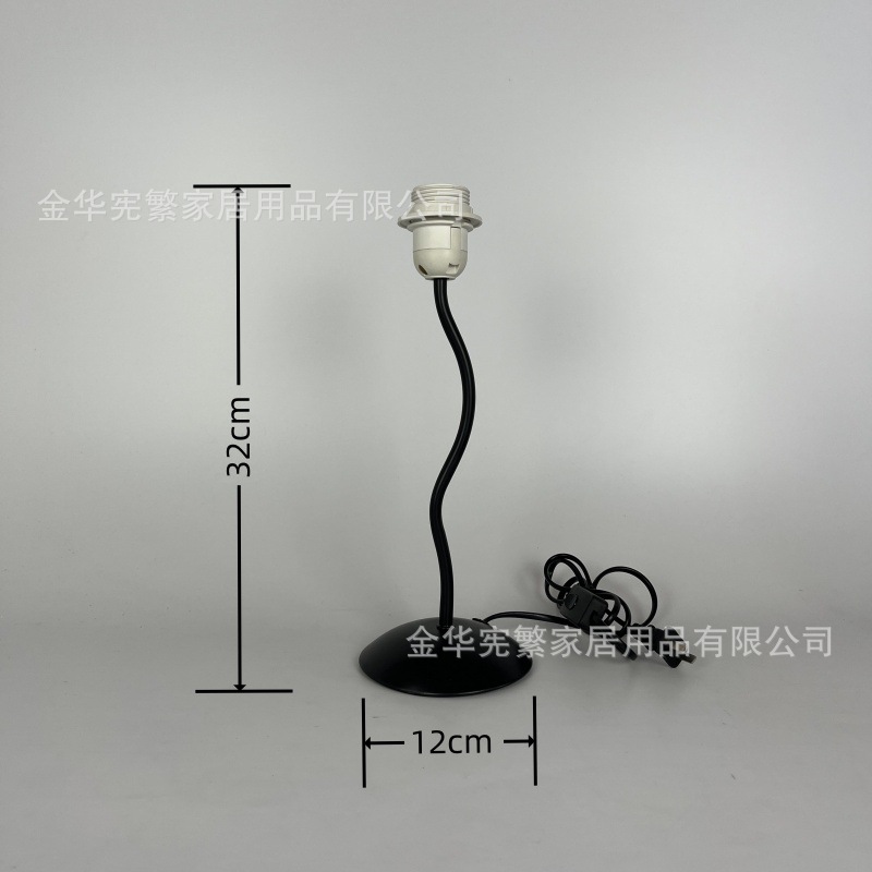 Lugar del fabricante Pintura de metal negro Lámpara de mesa recta Accesorios base Lámpara E27 Lámpara de bricolaje casera de celebridades de Internet
