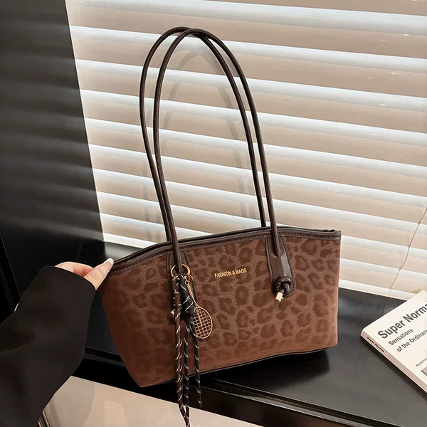 Autumn and Winter Retro Niche Leopard Print Bag for Women 2025 New Commuter Versatile Shoulder Armpit Bag Handheld Tote Bag